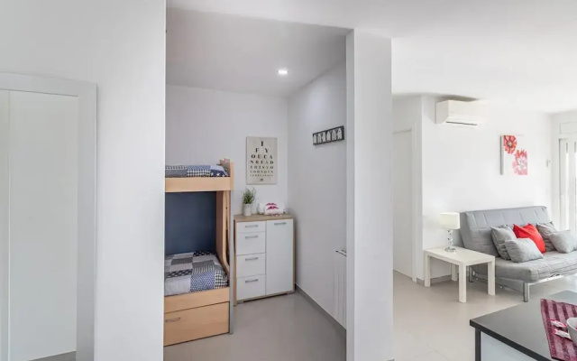 Apartment in Empuriabrava With Sea Views