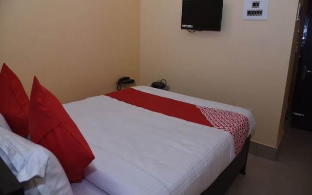 OYO 15071 Hotel Harsh Raj Residency