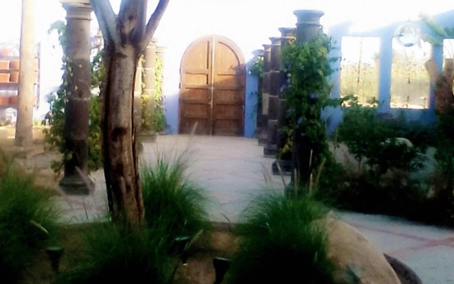 El Encanto Inn