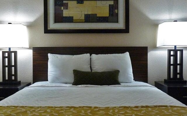 Waterfront Hotel and Marina