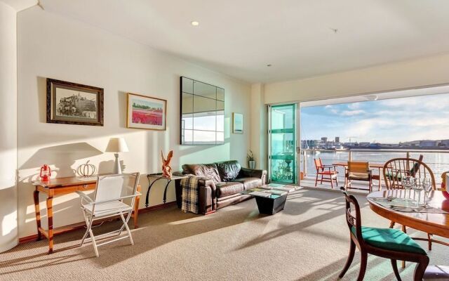 QV Lovely on the Water Apartment - 329