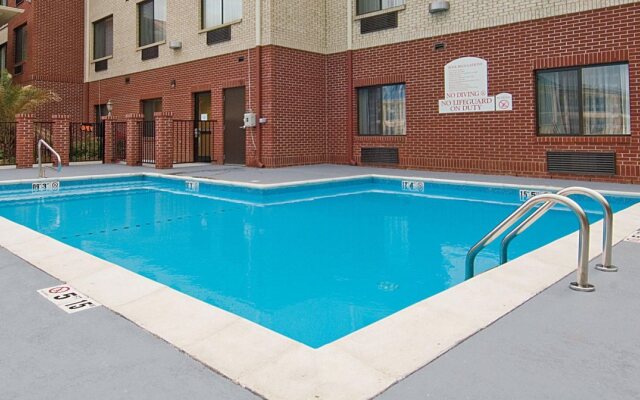 Holiday Inn Express & Suites Ocean Springs by IHG