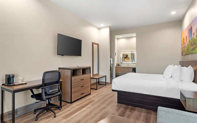 Clarion Pointe