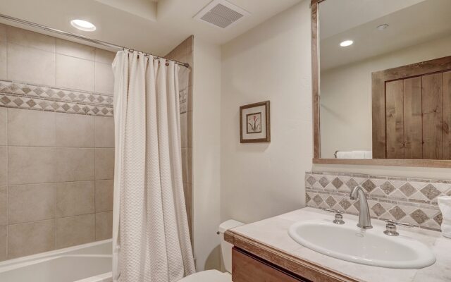 Elegant Updated 3 Bedroom Condo At One Arrowhead Place Condo by RedAwning