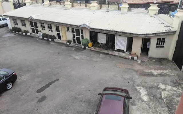 Royal Pavilion Hotel and Suites