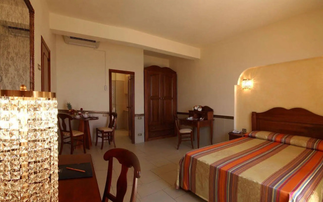 King's Residence Hotel
