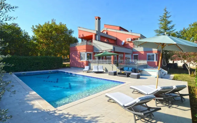 Calm Countryside Rovinj Manor With Pool