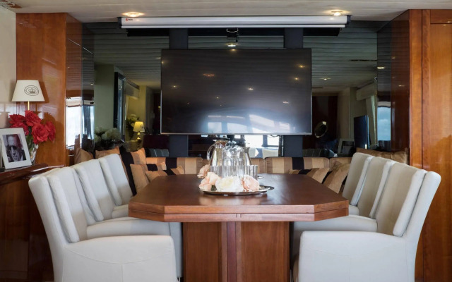 Christina Onassis Yachthotel