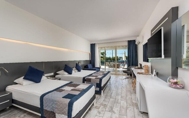 White City Beach - Adults Only