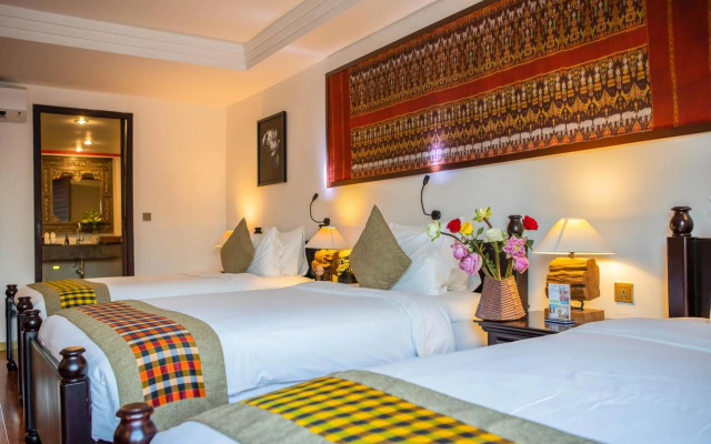 La Rose Suites