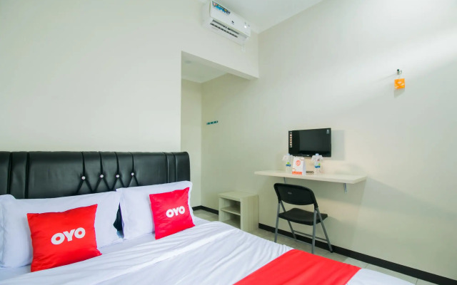 OYO 1078 Fakhira Residence