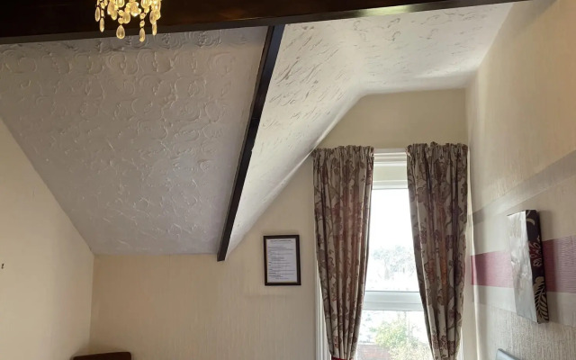 Diamonds Lodge Ltd