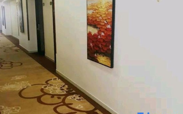 Red Apple Hotel