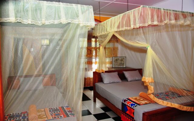 Leopard City Hostel