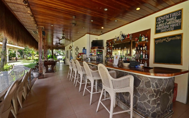 Mike's Dauin Beach Resort