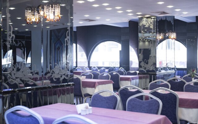 Atiskan Hotel