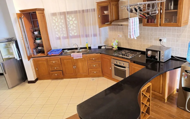 Eden Beach Resort Apartments