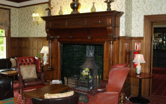 Woodland Manor Hotel