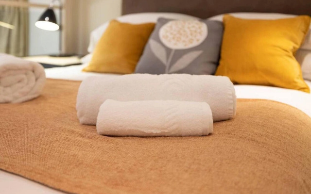 Fabulous Notting Hill Spacious Studio Apartment