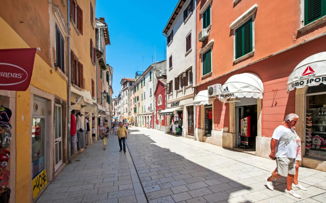 Apartment Carera 1900