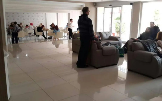 Cinas Hotel