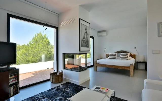 Villa With Outdoor Area