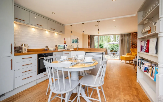 Maple Barn: Lux Rural Retreat Near Norfolk Coast