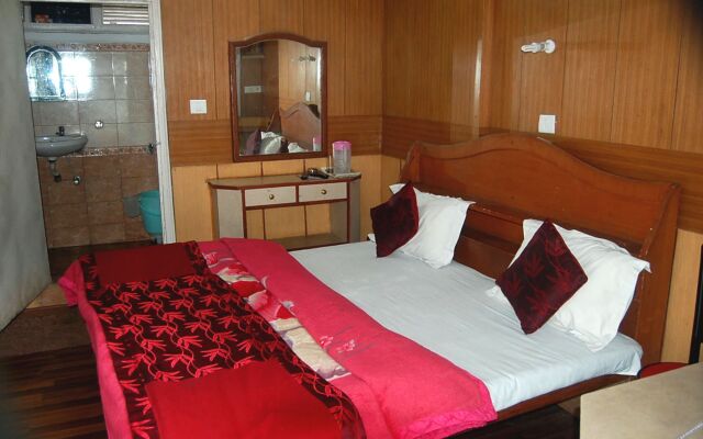 Goroomgo New Payal Mall Road Nainital