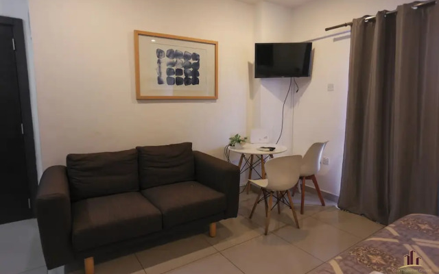 Gallery Luxury Suites by Cozy