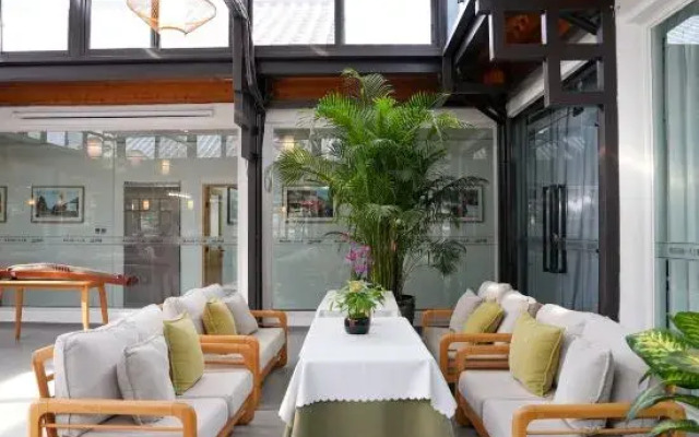 Gubei Yuehai Homestay (Gubeikou Shuizhen Shop)