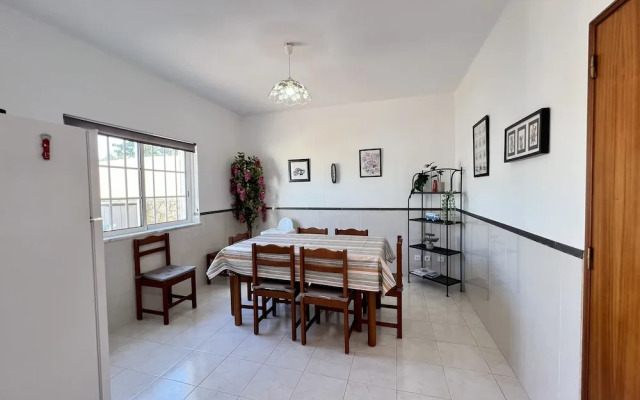 Pêra Stylish Villa With Pool by Homing