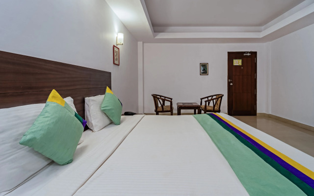 Oyo 15992 Central Hotel