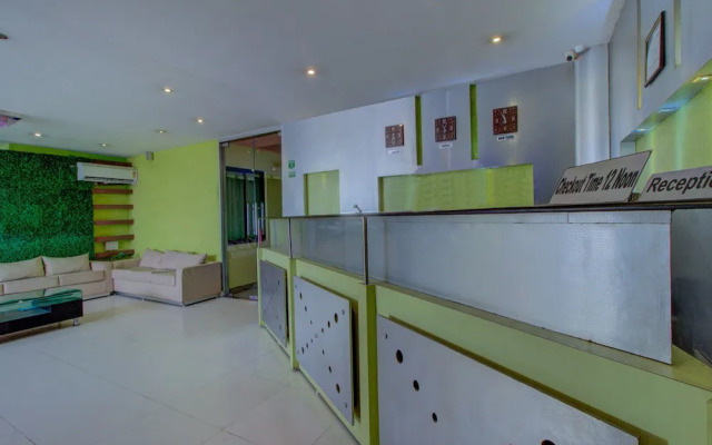 OYO 4843 Hotel City Palace