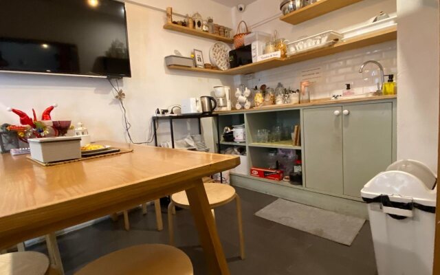 OYO 895 The Onion Hostel