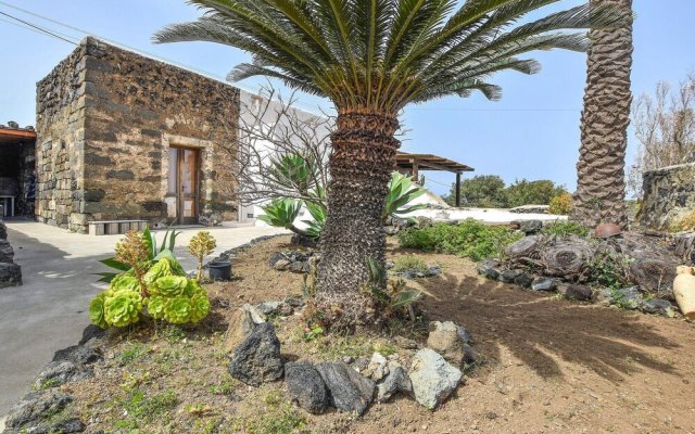 Nice Home in Pantelleria With Wifi and 2 Bedrooms