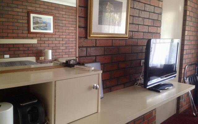 Golden Country Motel & Caravan Park