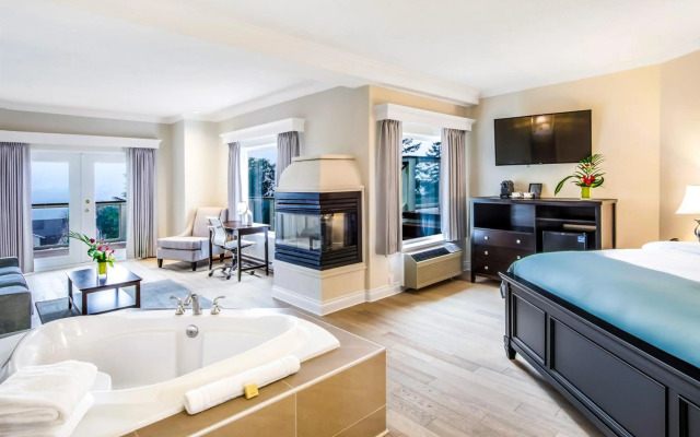 Villa Eyrie Resort