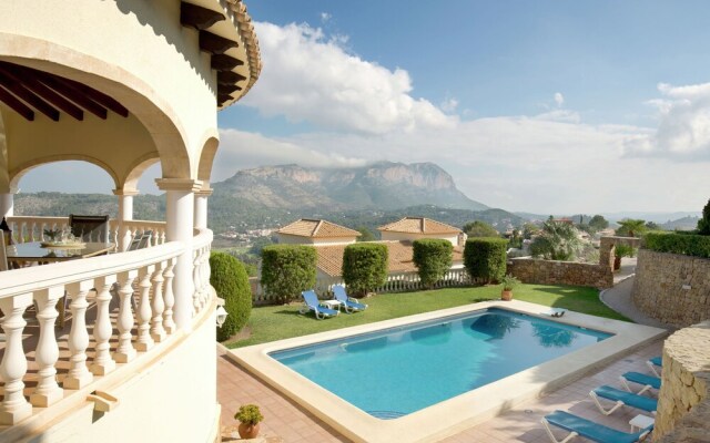 Villa with private swimming pool fantastic views of the golf complex of Denia