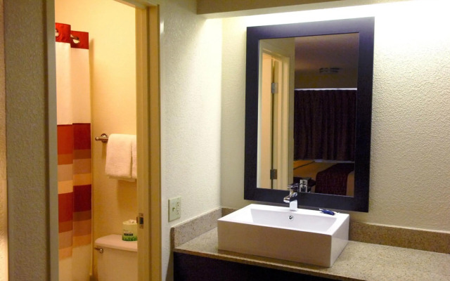 Red Roof Inn PLUS+ Baltimore North - Timonium