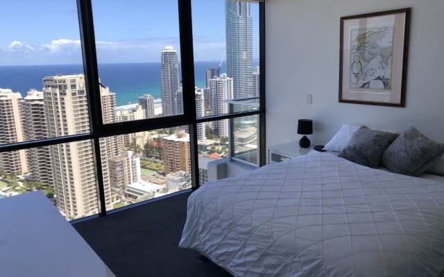 Circle on Cavill Luxury 2-Bedroom Ocean Views