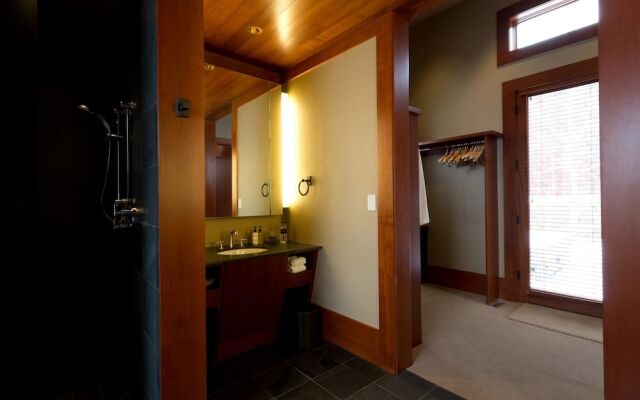 Aman Springs - Four Bedroom Home