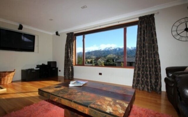 12 Tarndale Place