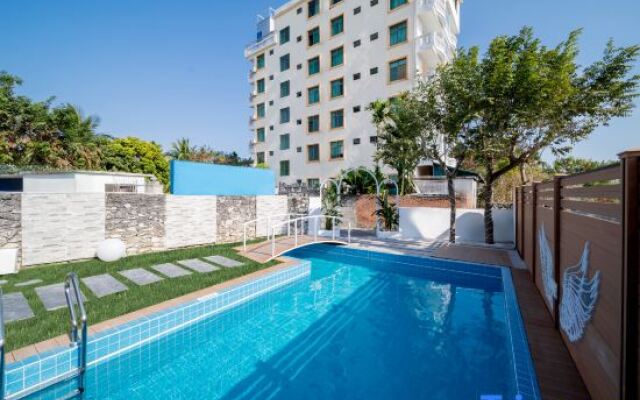 Sea View Plan Resort Courtyard