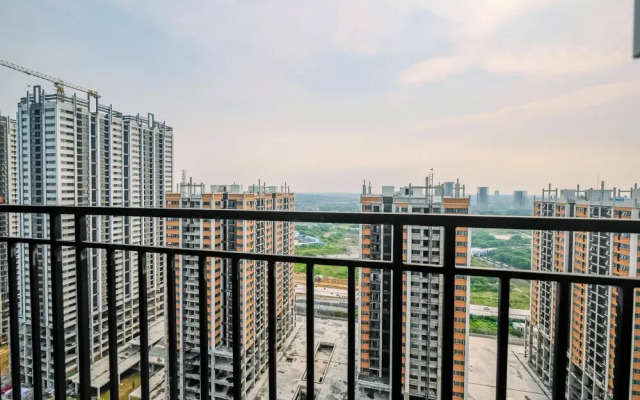 Comfy And Homey 2Br At Meikarta Apartment