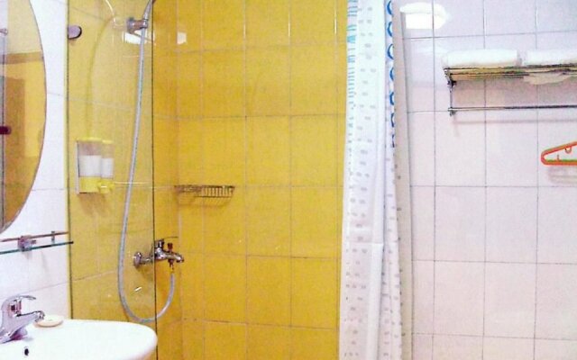 Hanting Hotel Jinan Quancheng Square Chaoshan Street