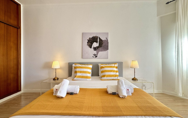Quarteira Central 3 by Homing
