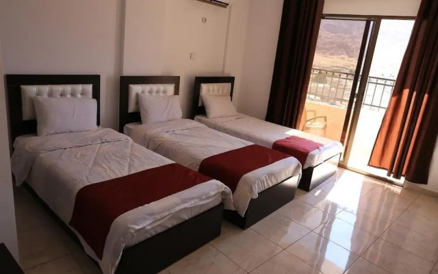 Weekend Hotel