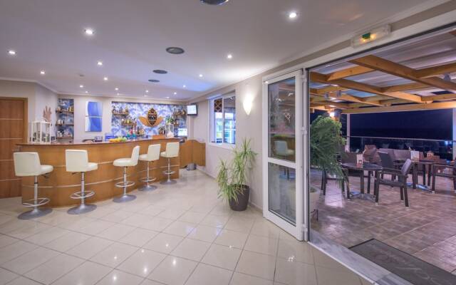 Anemona Beach Hotel