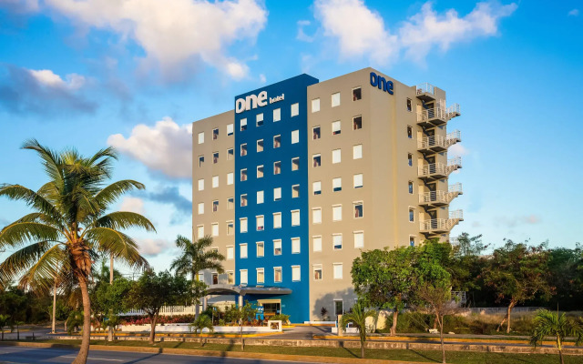 One Cancun Centro
