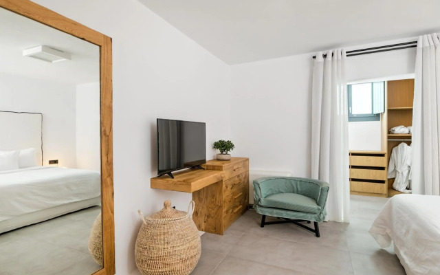 Portes Mykonos Suites & Villas